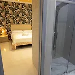 Rosa *